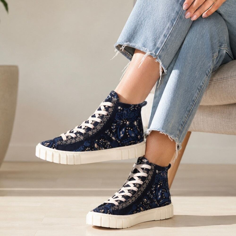 Anthropologie FARM Rio Macaw Forest Flatform High Top Sneakers Size 9